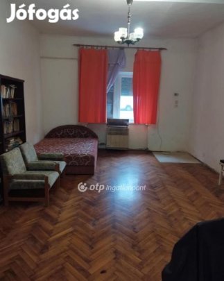 Mohácsi 42 nm-es ház eladó