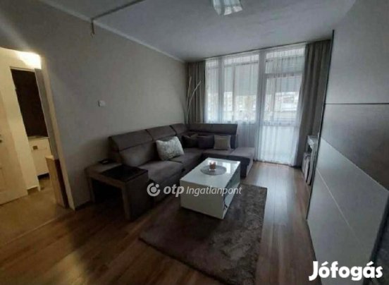 Mohácsi 54 nm-es lakás eladó