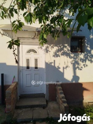 Mohácsi 67 nm-es ház eladó