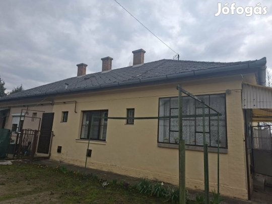 Mohácsi úton felújítandó ingatlan eladó