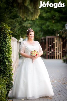 Molett Csipkés menyasszonyi ruha Tört fehér