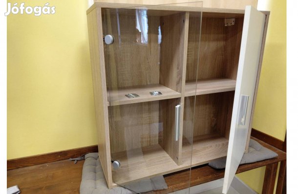 Mömax polcos szekrények, üvegajtóval