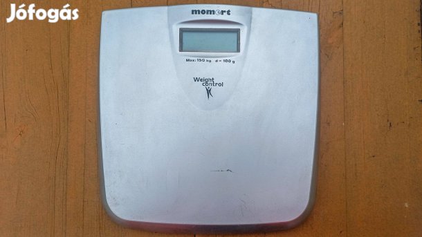 Momert személymérleg