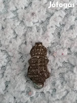 Monarchia gomblyuk jelvény