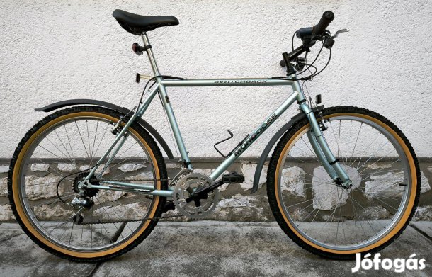 Mongoose Switchback férfi kerékpár + országúti gumik