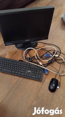 Monitor csatlakozókkal 