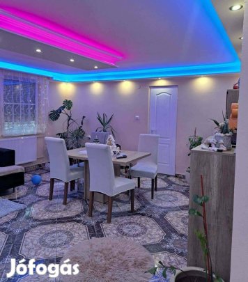 Monor zártkerti részén, 4 szoba + 2 nappalis ház 1860 m2 telekkel