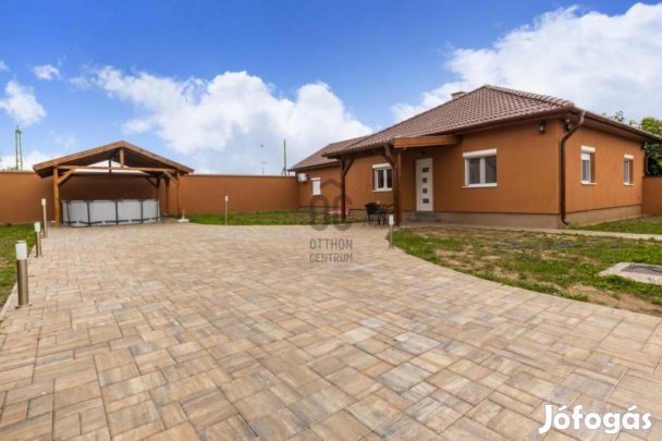 Monori eladó 109 nm-es ház