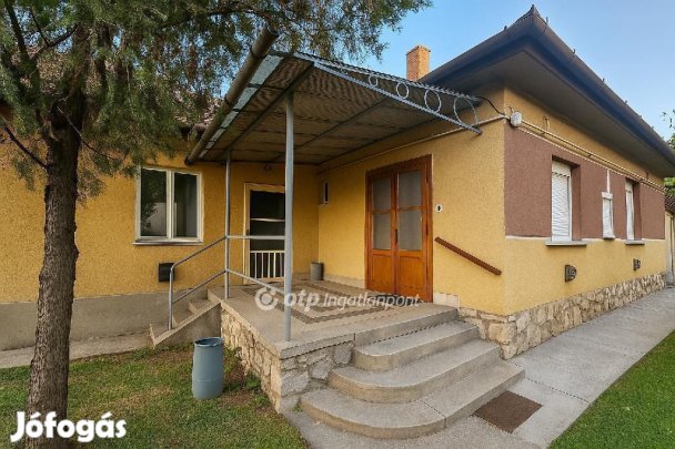 Monori eladó 79 nm-es ház