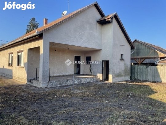 Monori eladó 89 nm-es ház