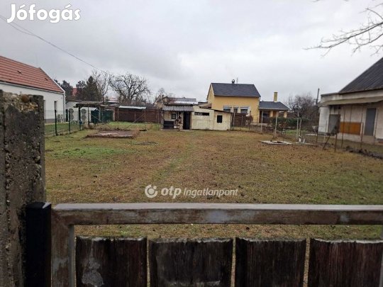 Monorierdői 640 nm-es telek eladó