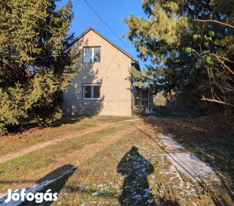 Monoron felújított, 3 szobás családi ház 2500 m2 telekkel
