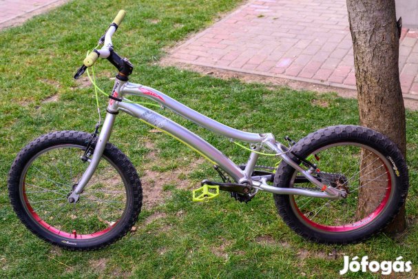 Monty 218 Kamel Trial kerékpár tökéletes kezdőknek