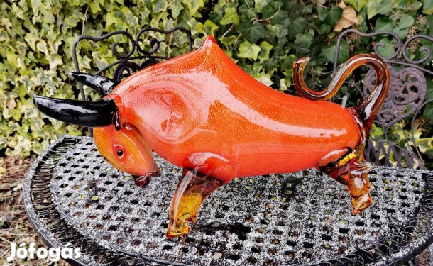 Monumentális muránói bika 