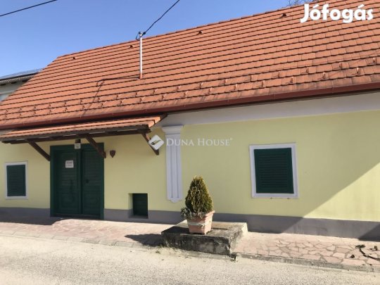 Móri eladó 148 nm-es ház