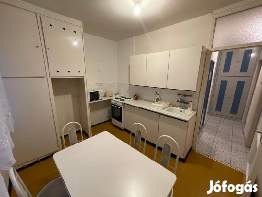 Mórizs Zsigmond utcán 2 szobás erkélyes lakás eladó