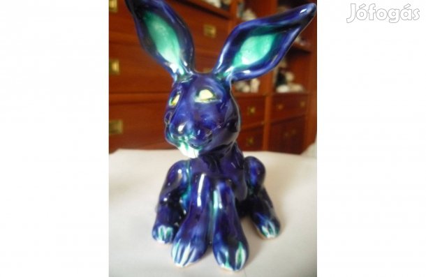Morvay Zsuzsa keramikus nyúl dísztárgy