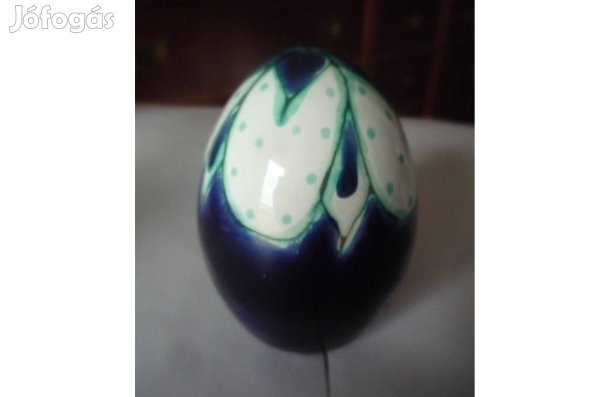 Morvay Zsuzsa keramikus tojás dísztárgy