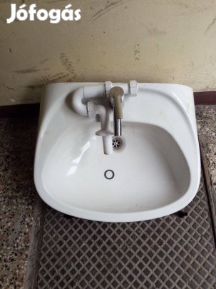 Mosdó csapteleppel (használt) eladó!