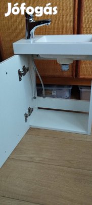 Mosdó kagyló csapteleppel 