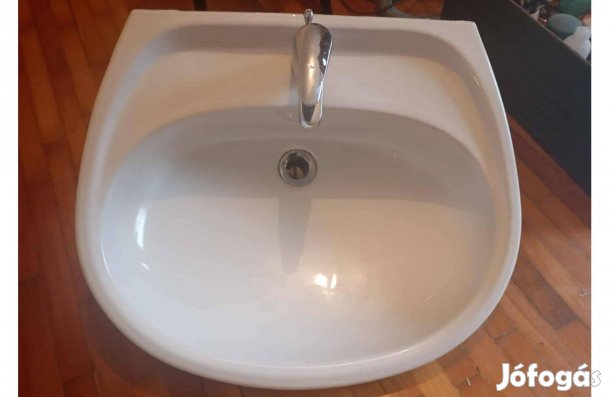 Mosdó kagyló csapteleppel, lábazattal