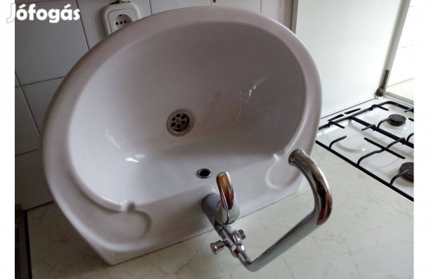 Mosdó új csapteleppel