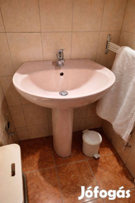 Mosdókagyló oszloppal és csappal szép állapotban