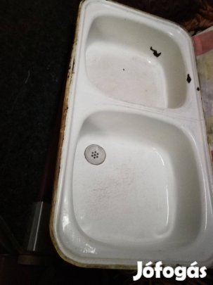 Mosogató medence, permetező, malomkocsi, mérleg, szerszámok,lyukfúrók,