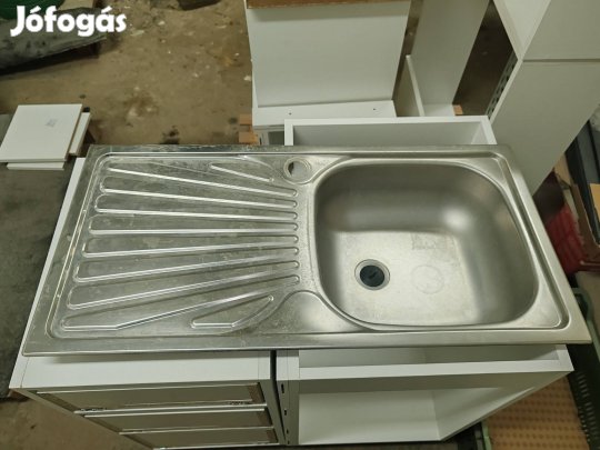 Mosogatótálca egy medencés. 