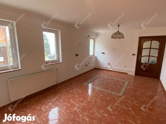 Mosonmagyaróvár belvárosában azonnal költözhető lakás eladó