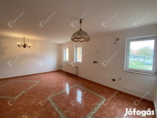 Mosonmagyaróvár belvárosában azonnal költözhető lakás eladó