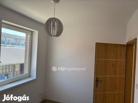 Mosonmagyaróvári 53 nm-es lakás kiadó