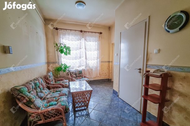 Mosonmagyaróvári 90 nm-es ház eladó