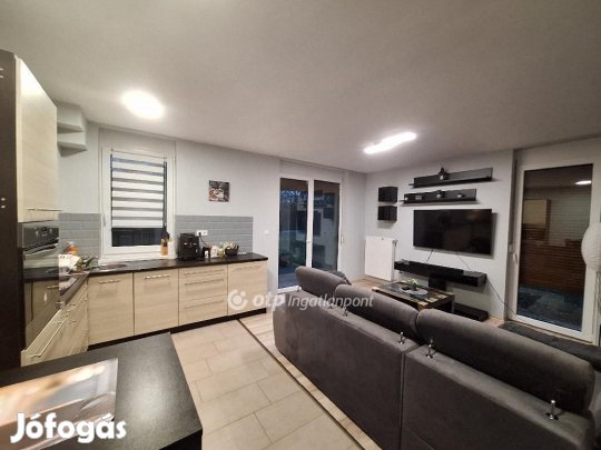 Mosonmagyaróvári eladó 44 nm-es lakás