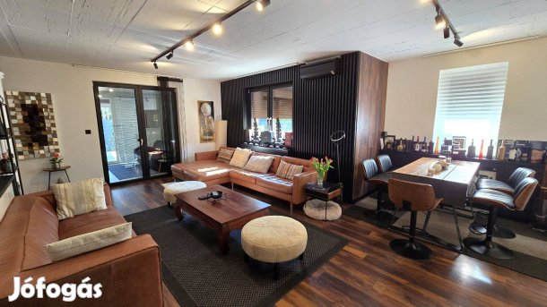 Mosonmagyaróváron 4 szobás Családi ház dupla fürdőszobával, Garázzsal