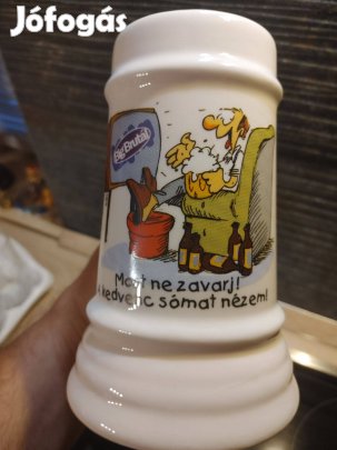 Most ne zavarjon kedvenc sómat nézem- sörös korsó