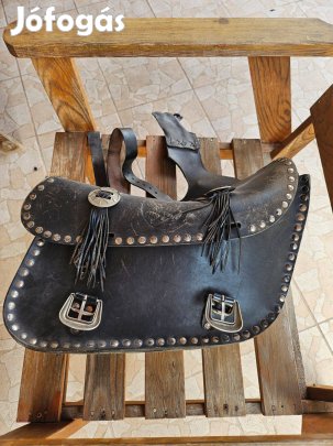 Motoralkatrész, kipufogó, táska