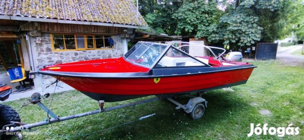 Motorcsónak 20 LE Honda motorral 