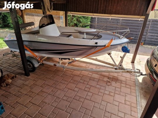 Motorcsónak,hajó eladó motor nélkül. 