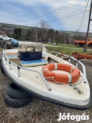 Motorcsónak külmotor tartóval