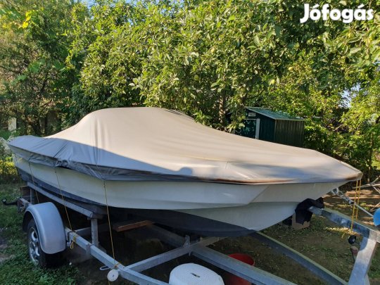 Motorcsónak test, utánfutóval
