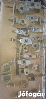 Motorkerékpár láncfeszítő 