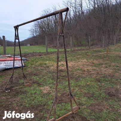 Motorkiemelő állvány!