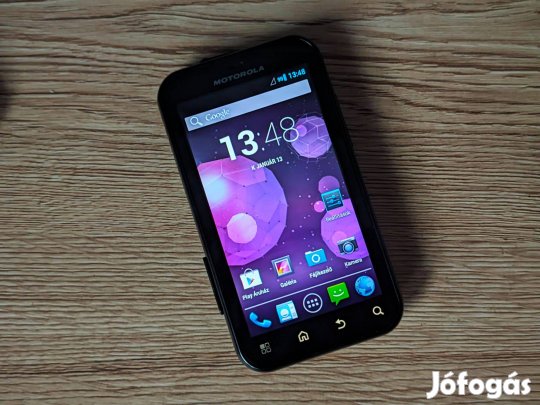 Motorola Defy ! Retró Androidos telefon , Független !