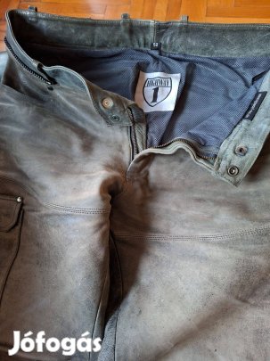 Motoros bőrnadrág