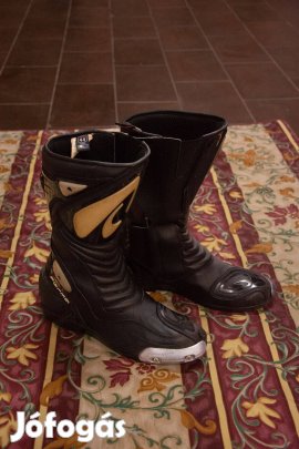 Motoros csizma 44-es méretű