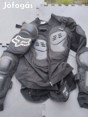 Motoros csizma kabát bukósisak projektor