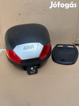 Motoros doboz sisaktartó túra doboz Givi