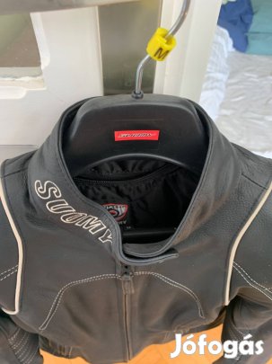 Motoros női bőrdzseki S-M méret projektoros