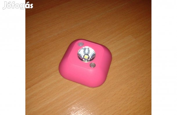 Mozgás és fény érzékelős tapadós elemes lámpa